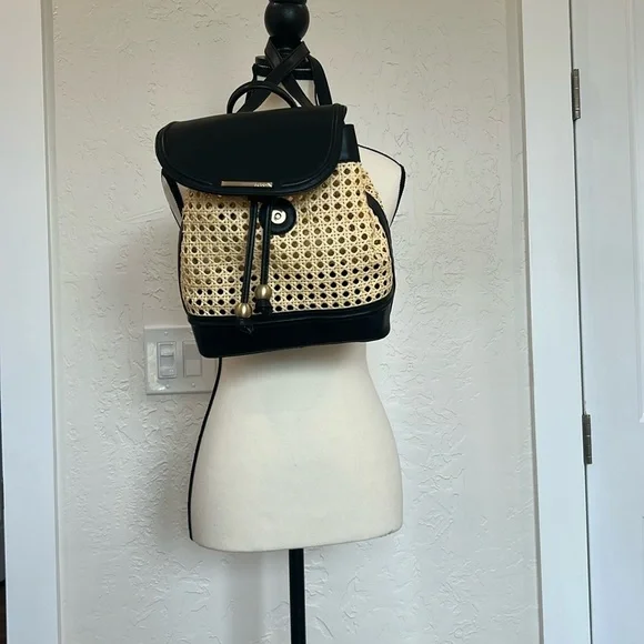 Aldo Backpack NWOT
10” L
10” Across
5” Deep - Picture 1 of 7